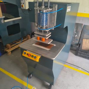 Maquina de solda eletronica Mod Ultra versao 5 ou 10 kva - 2